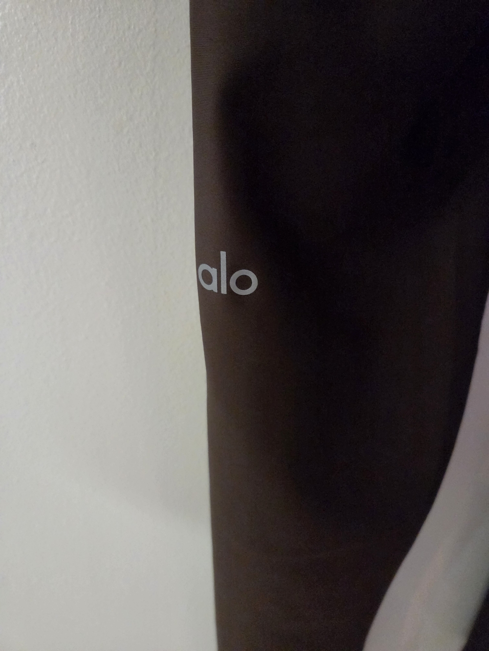 Alo Brown Activewear Set With Crisscross Back - Picture 10 of 12